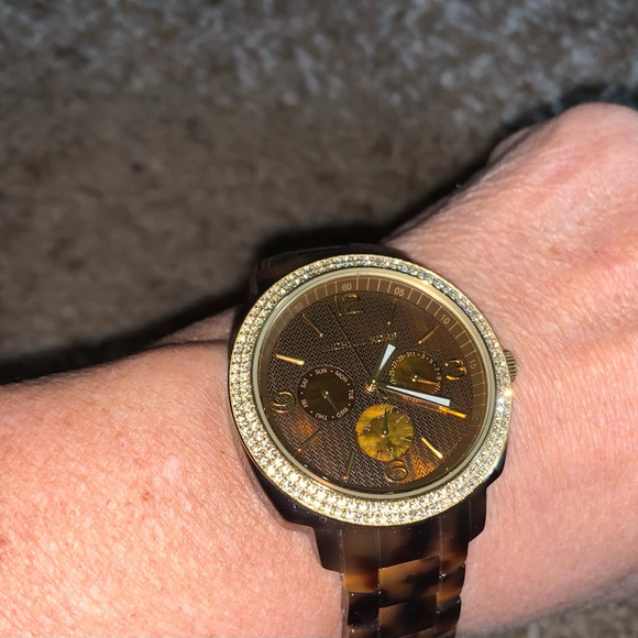 Michael Kors Everest Chronograph Tortoise Ladies Watch - Picture 3 of 5